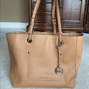 Michael Kors Camel colored large tote/purse- EUC